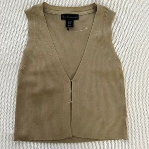 House of Harlow 1960 Tan Sleeveless Sweater Vest Top Size XS